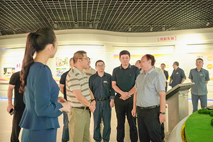 熊杰视察壹号娱乐.jpg