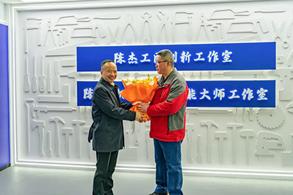泸州市政协主席徐弟波一行赴壹号娱乐慰问调研
