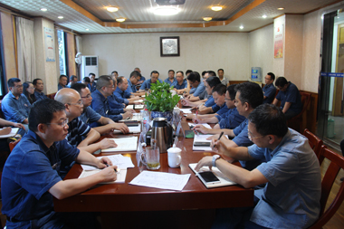 壹号娱乐股份公司党委中心组传达贯彻中共泸州市委八届五次全会精神