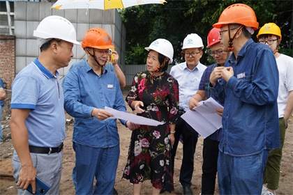 纳溪区委书记徐利到壹号娱乐污水提标改造项目现场办公