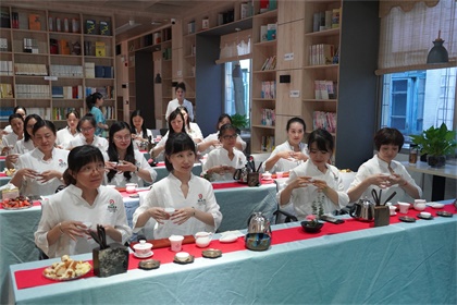 壹号娱乐股份公司工会开展“魅力女性  品味人生”茶艺体验活动