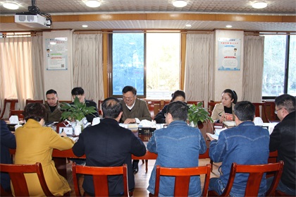 泸州市总工会党组书记、常务副主席钟华贵一行到壹号娱乐股份公司调研
