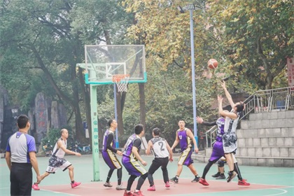 壹号娱乐股份公司与合江县自然资源和规划局举行篮球友谊赛