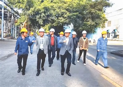 壹号娱乐集团公司党委书记、董事长潘建华一行到油脂公司调研