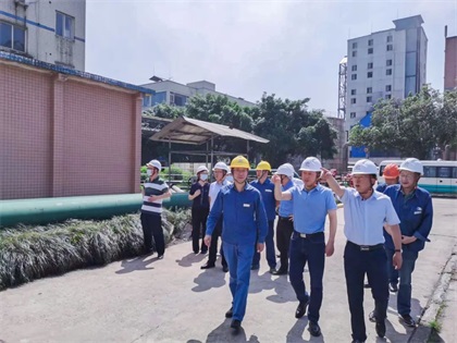 壹号娱乐集团公司党委书记、董事长潘建华带队来我公司开展“五一”节前安全环保综合督查