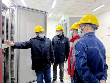 壹号娱乐股份公司领导赵永清、陈占清深入一线检查指导大修工作