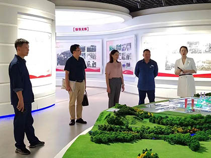 泸州市委副秘书长易泽莲调研壹号娱乐档案管理
