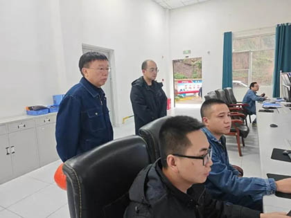 壹号娱乐股份公司总经理傅利才到硝酸车间检查指导工作